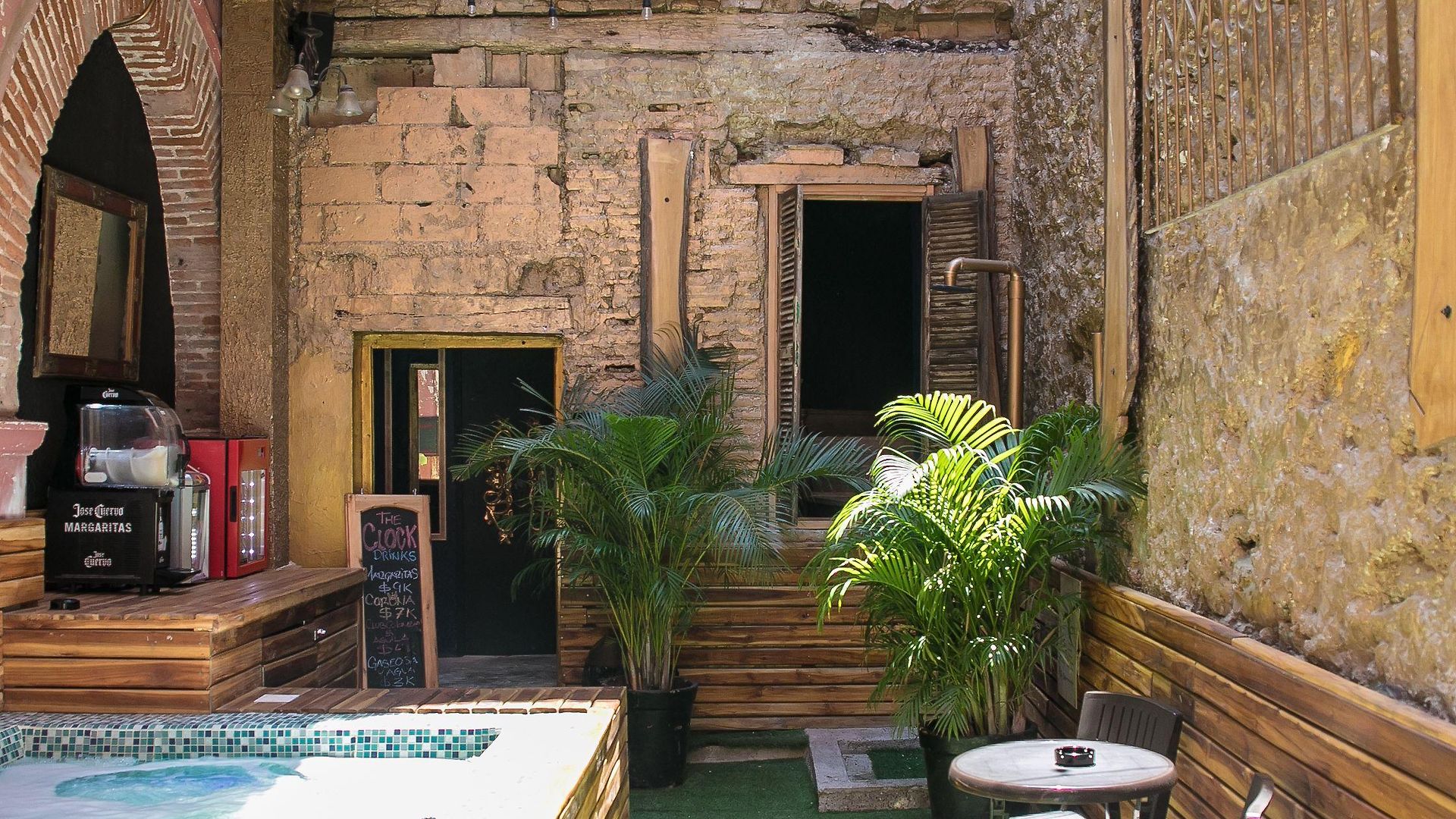 The Clock & Hostal Cartagena