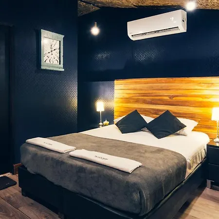 The Clock & Hostal Cartagena