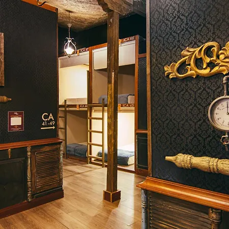 The Clock & Hostal Cartagena