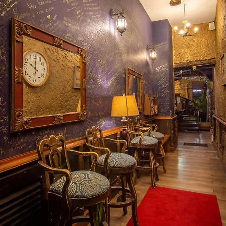 The Clock & Hostal *