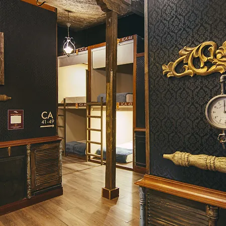The Clock & Hostal Cartagena
