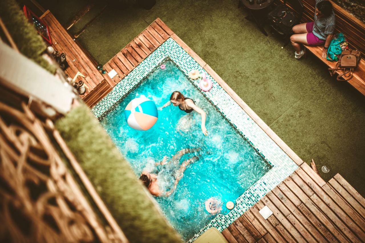 The Clock & * Cartagena